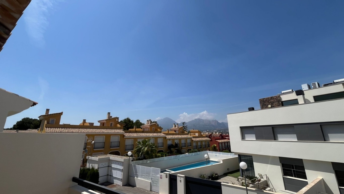 Villa for sale in Albir