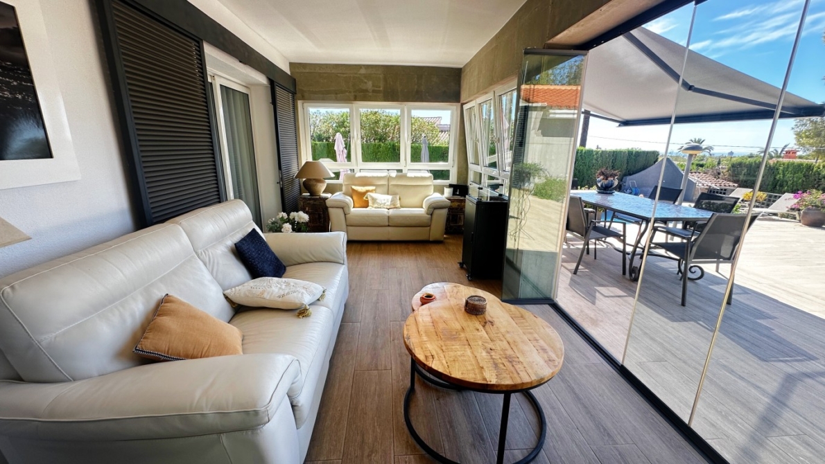 Villa for sale in La Nucia