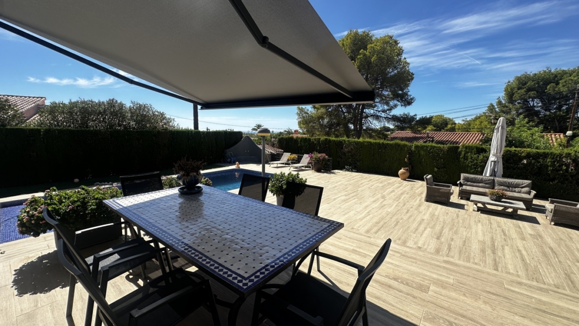 Villa for sale in La Nucia