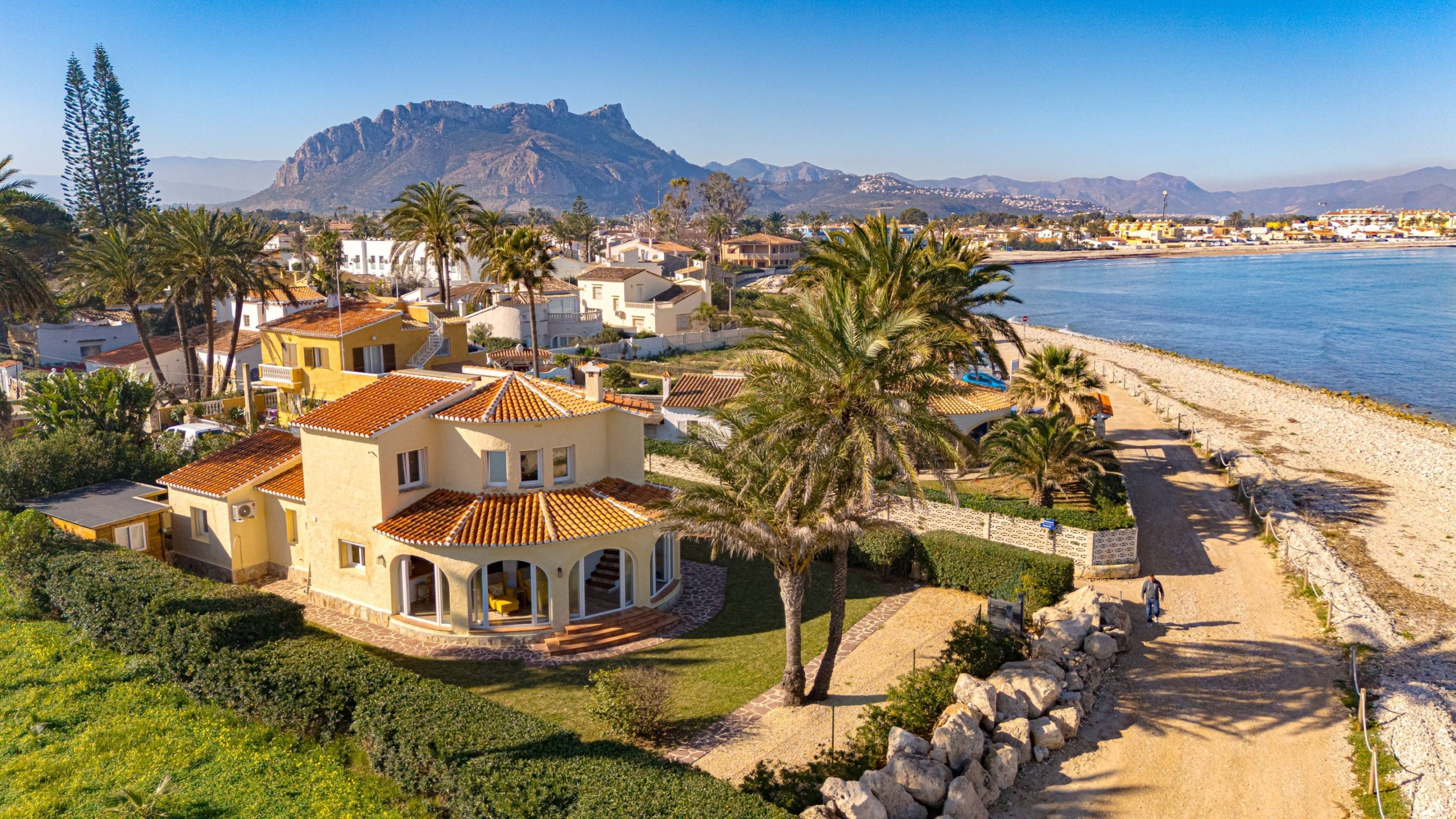 Villa for sale in Denia