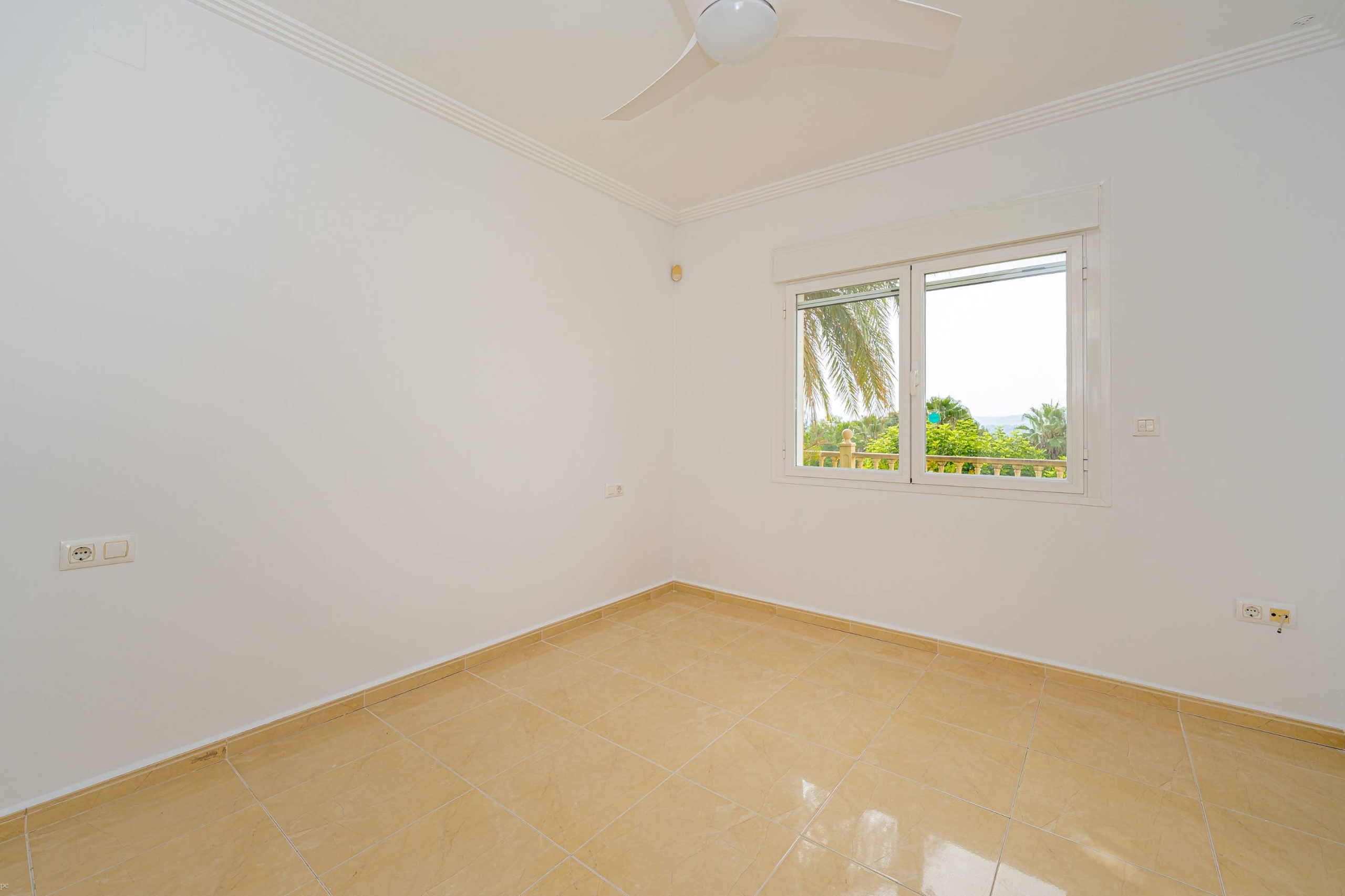 Villa for sale in Beniarbeig