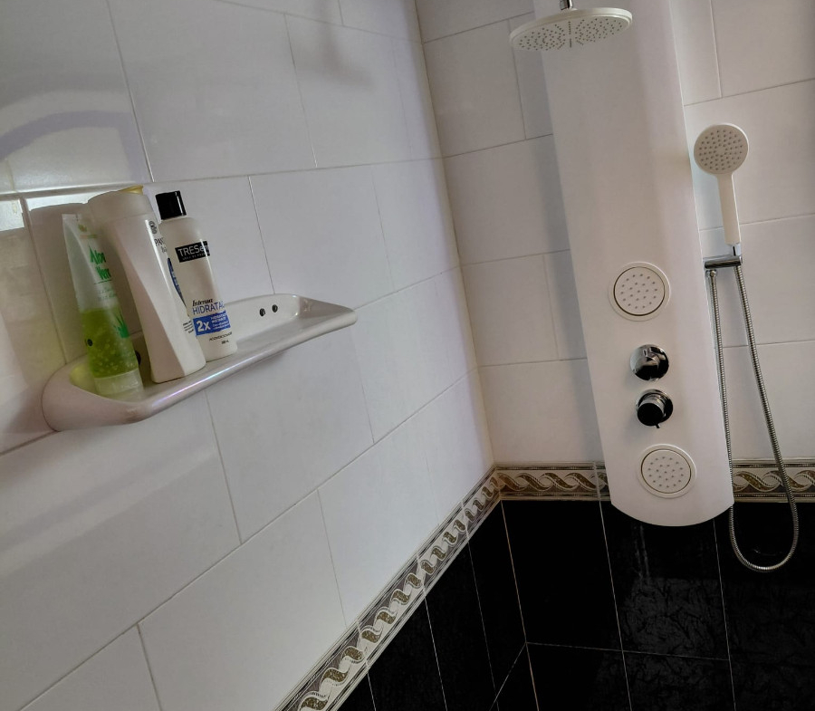 900