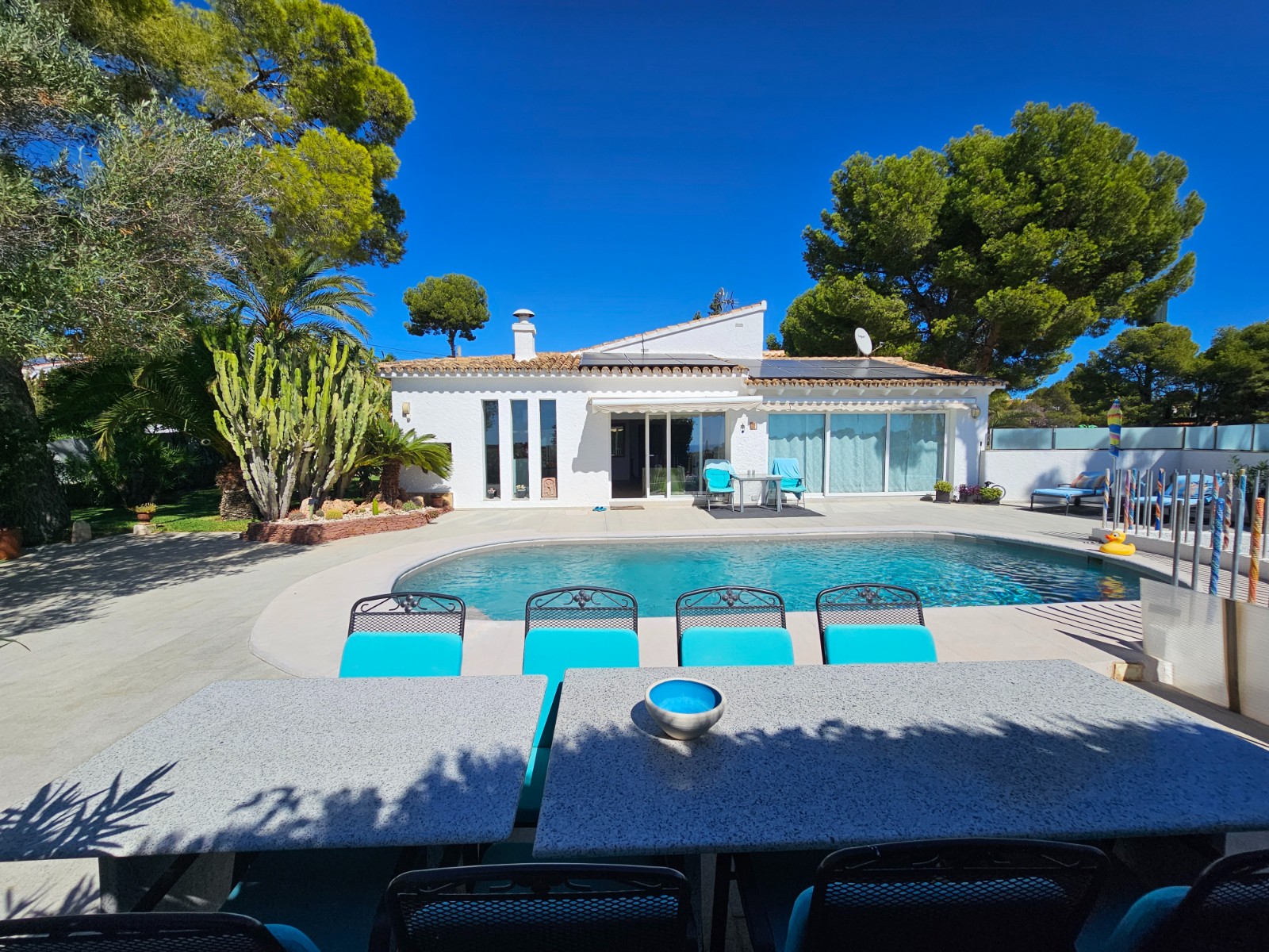 Villa for sale in Benisa