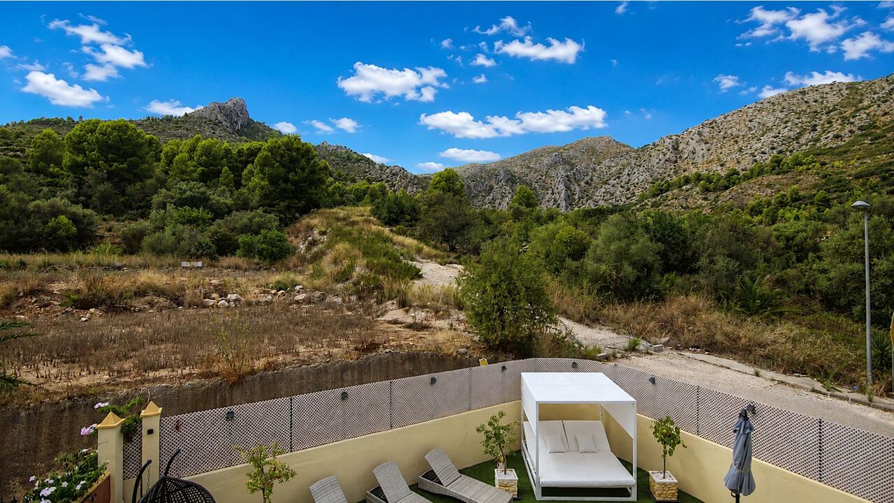 Villa for sale in Sagra