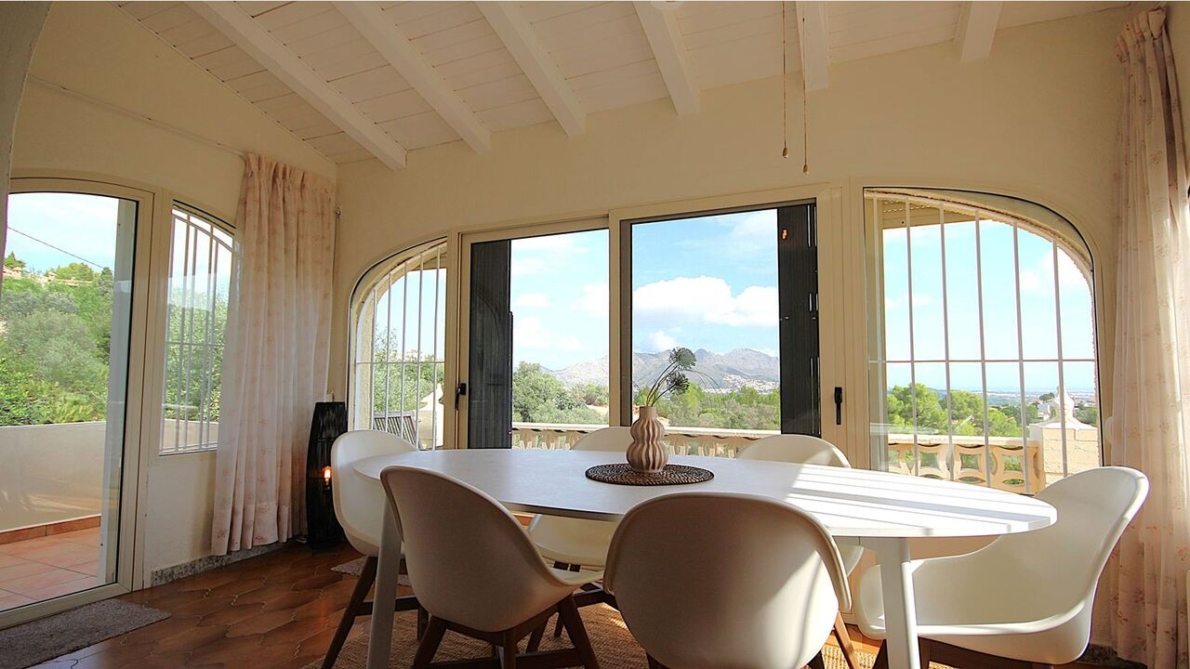 Villa for sale in Orba