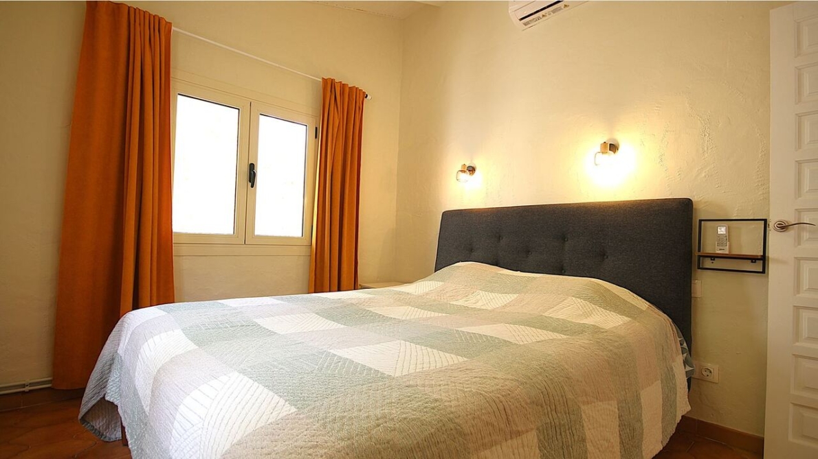Villa for sale in Orba