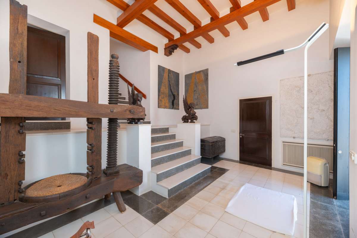 DP-91-751175-10 Villa for sale in Dalt Vila