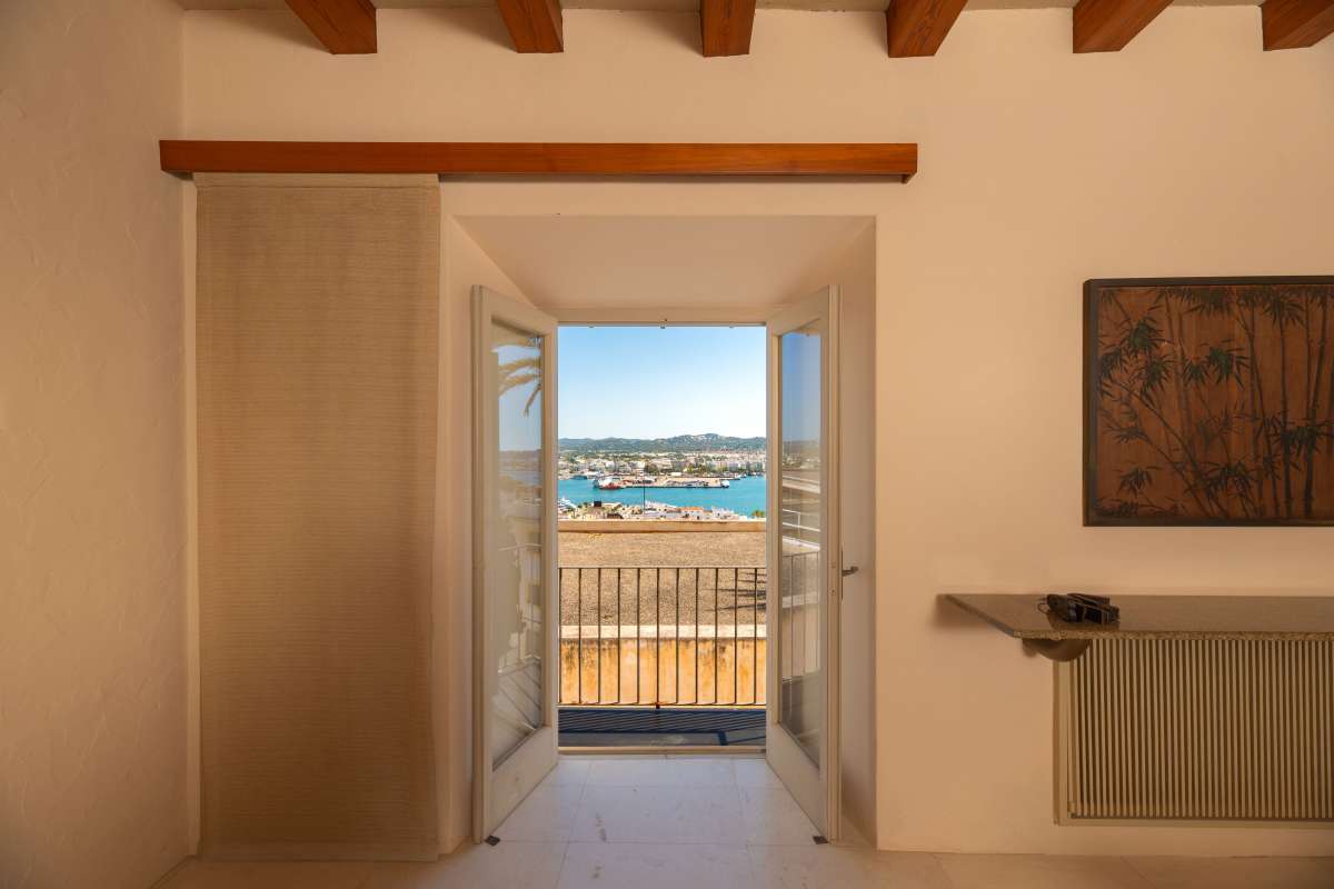 DP-91-751175-14 Villa for sale in Dalt Vila