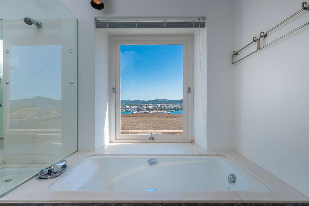 DP-91-751175-19 Villa for sale in Dalt Vila