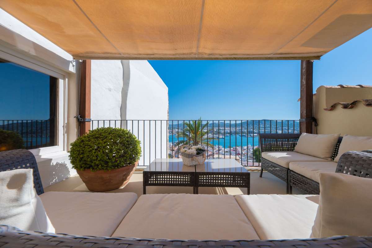 DP-91-751175-21 Villa for sale in Dalt Vila