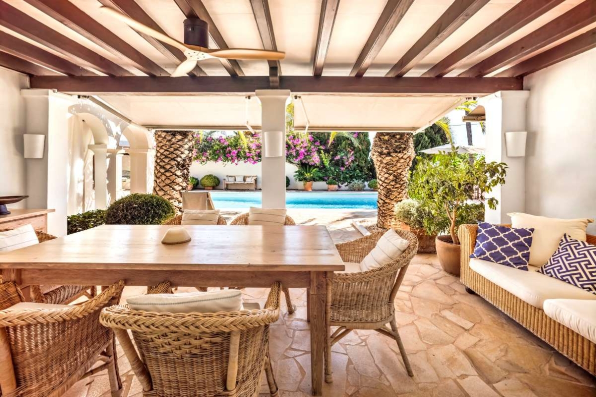 Villa for sale in Santa Eulalia