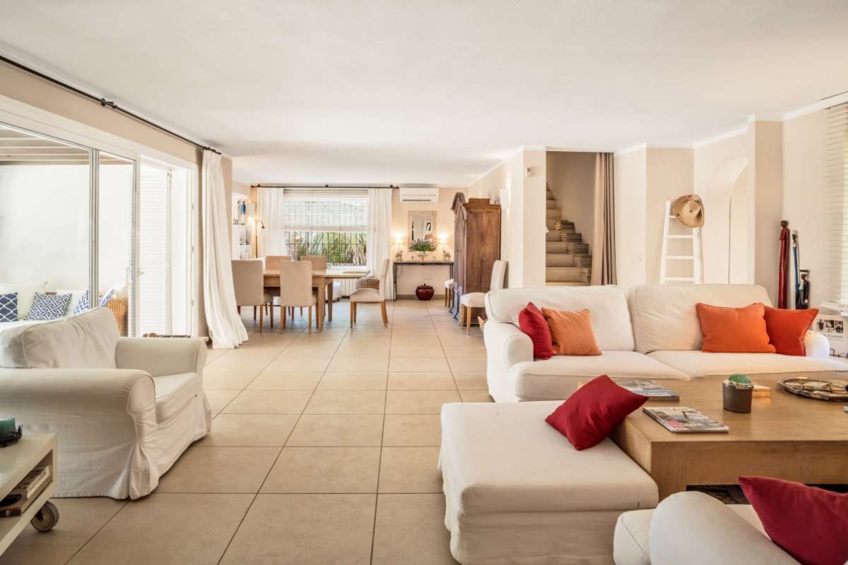 Villa for sale in Santa Eulalia