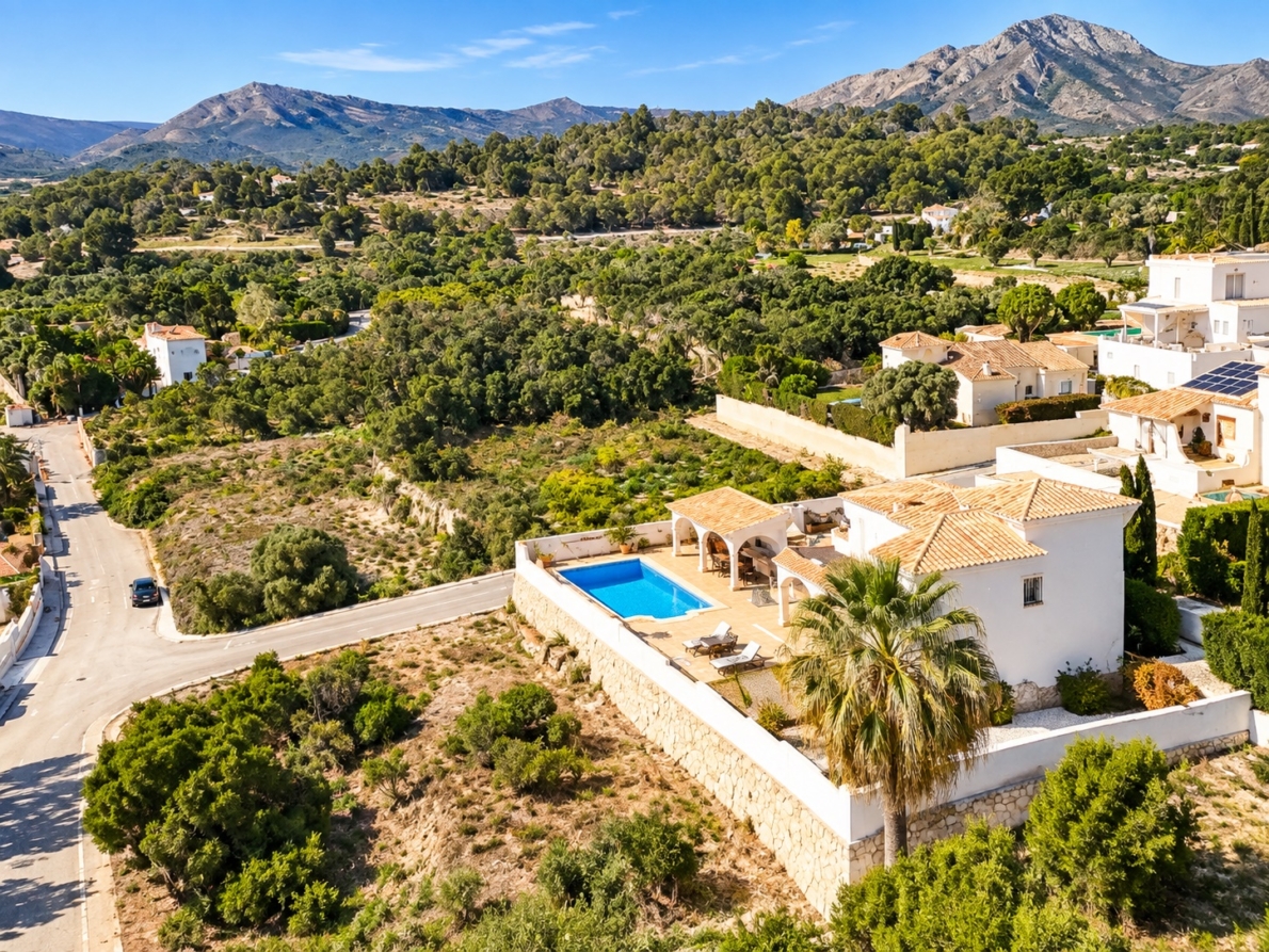 Villa for sale in Beniarbeig