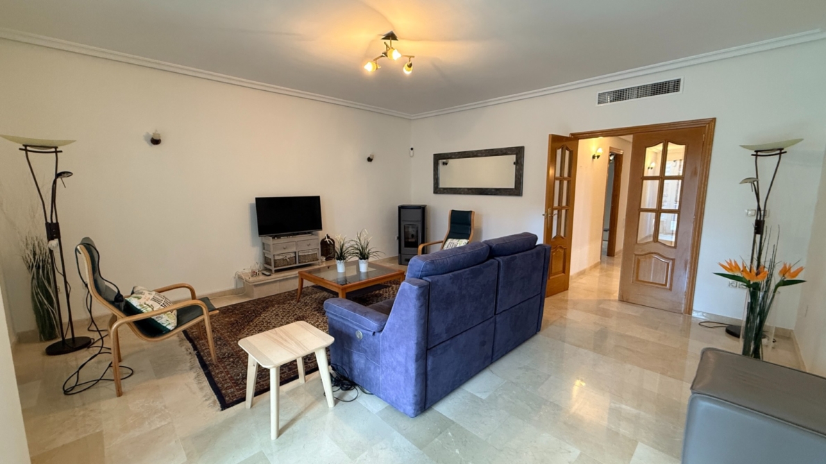 Villa for sale in Hondón de las Nieves