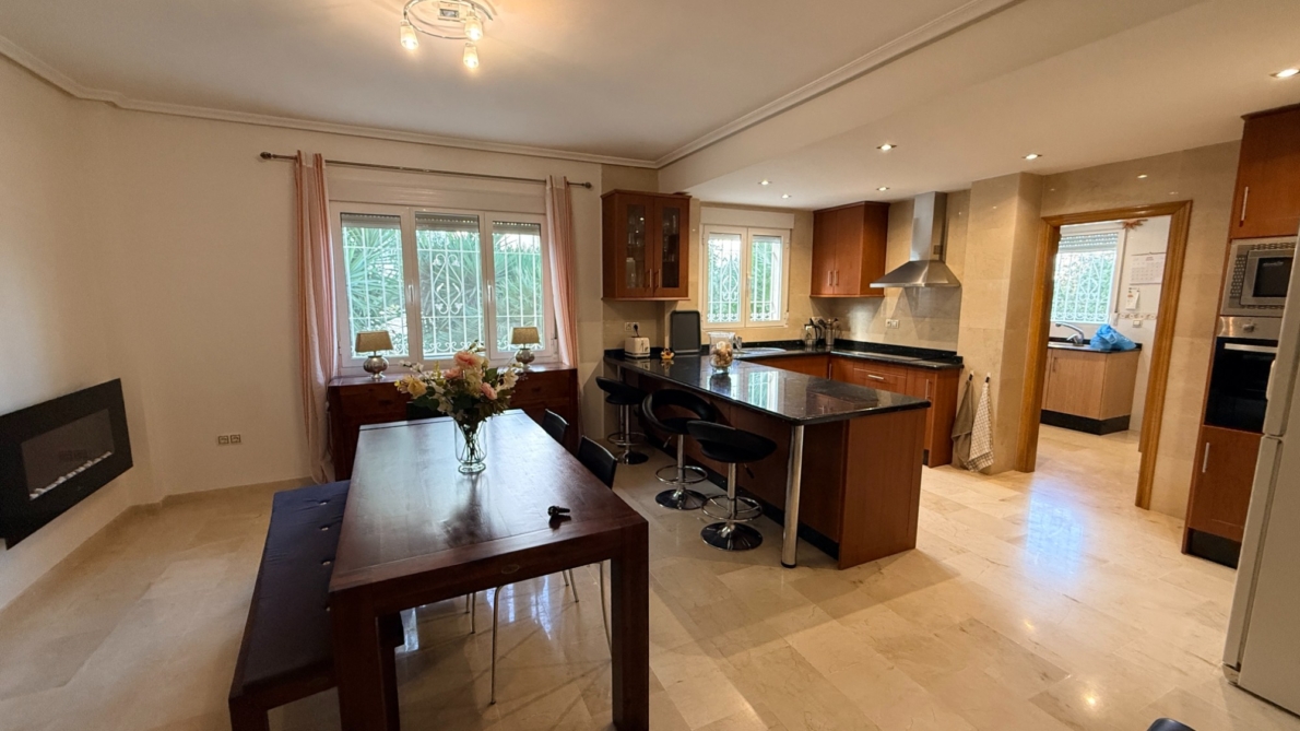 Villa for sale in Hondón de las Nieves