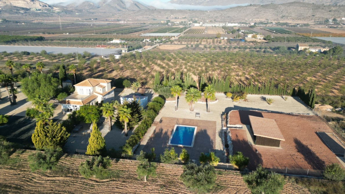 Villa for sale in Hondón de las Nieves
