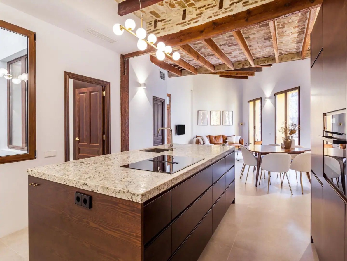 Renovated apartment for sale in Valencia city