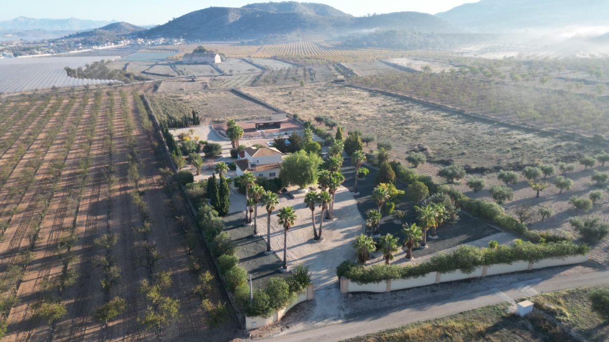 Villa for sale in Hondón de las Nieves