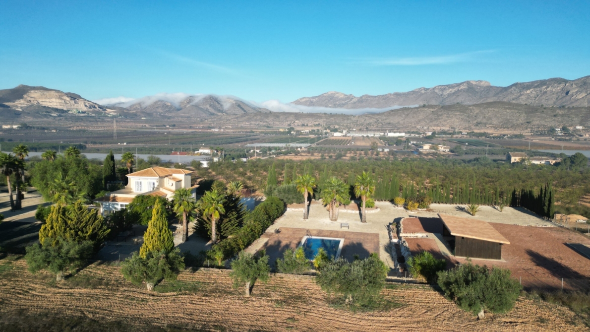 Villa for sale in Hondón de las Nieves