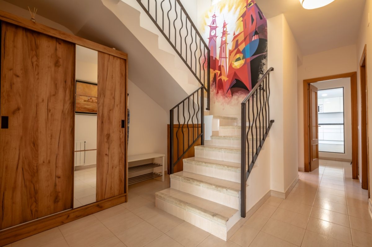 Villa for sale in Chiva Valencia (12) Spacious villa with pool for sale in Chiva