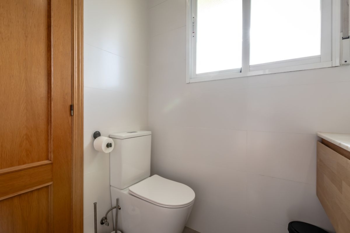 Villa for sale in Chiva Valencia (16) Spacious villa with pool for sale in Chiva