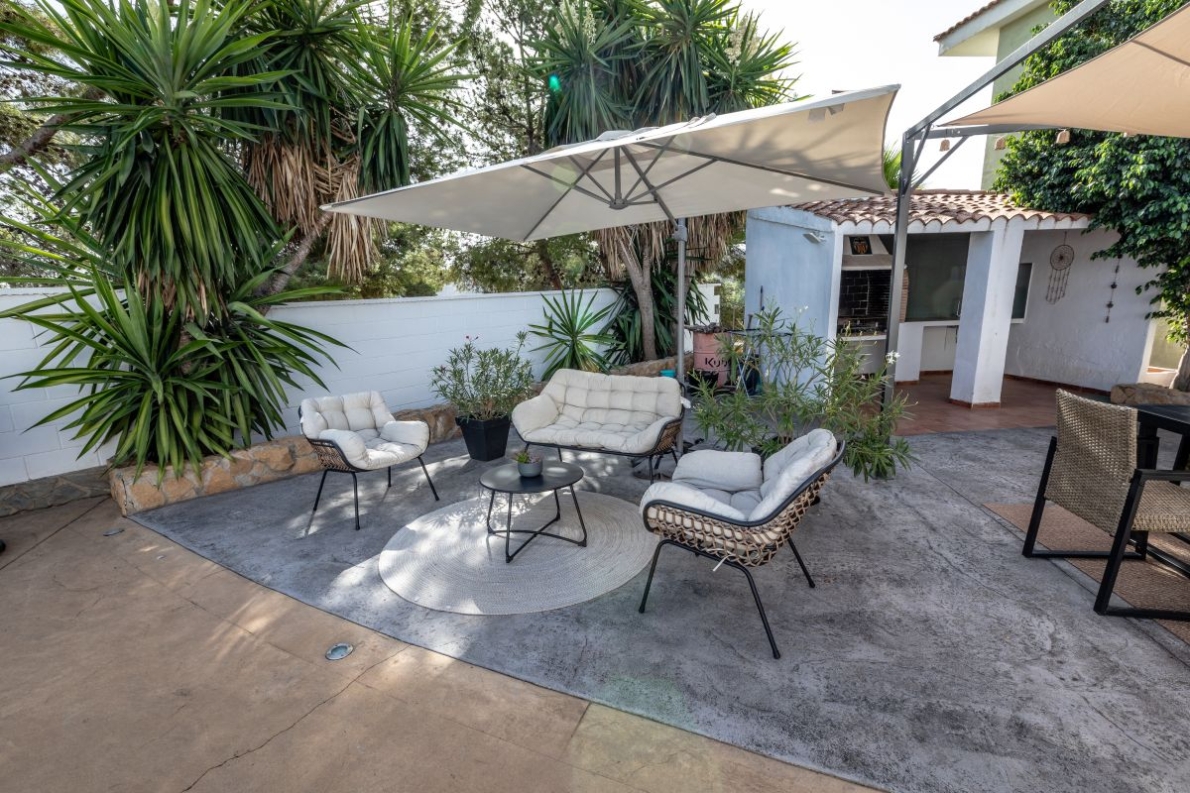 Villa for sale in Chiva Valencia (26) Spacious villa with pool for sale in Chiva