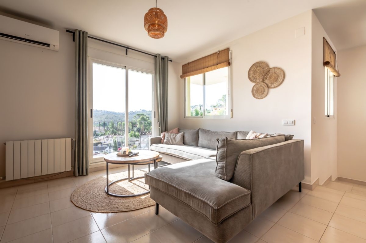 Villa for sale in Chiva Valencia (3) Spacious villa with pool for sale in Chiva