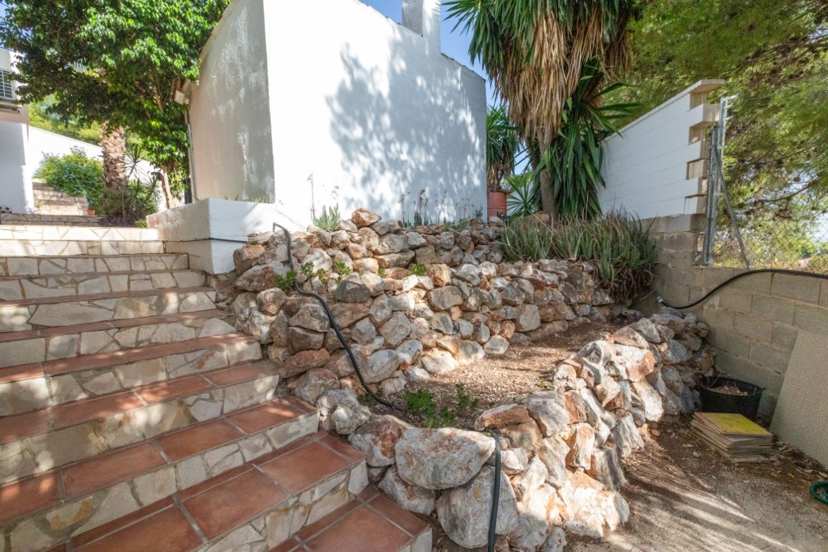 Villa for sale in Chiva Valencia (33) Spacious villa with pool for sale in Chiva