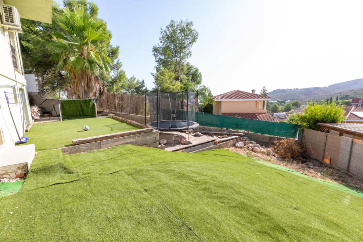 Villa for sale in Chiva Valencia (34) Spacious villa with pool for sale in Chiva