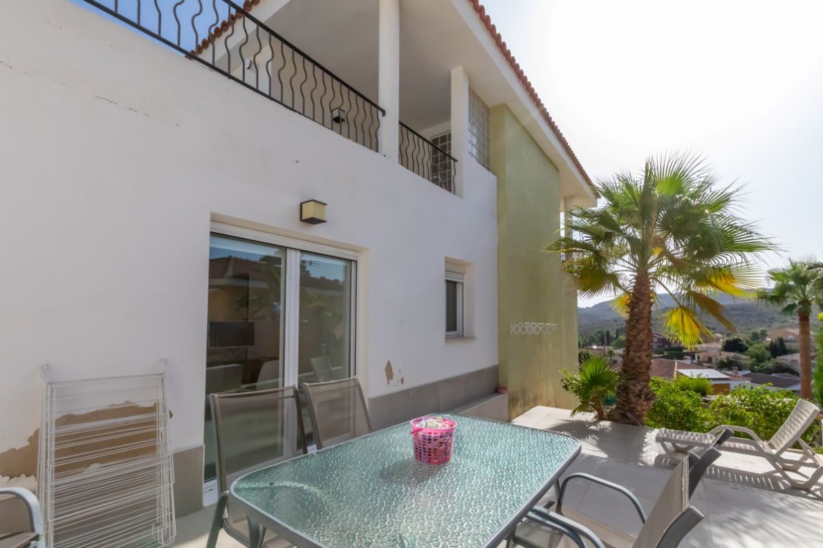Villa for sale in Chiva Valencia (38) Spacious villa with pool for sale in Chiva