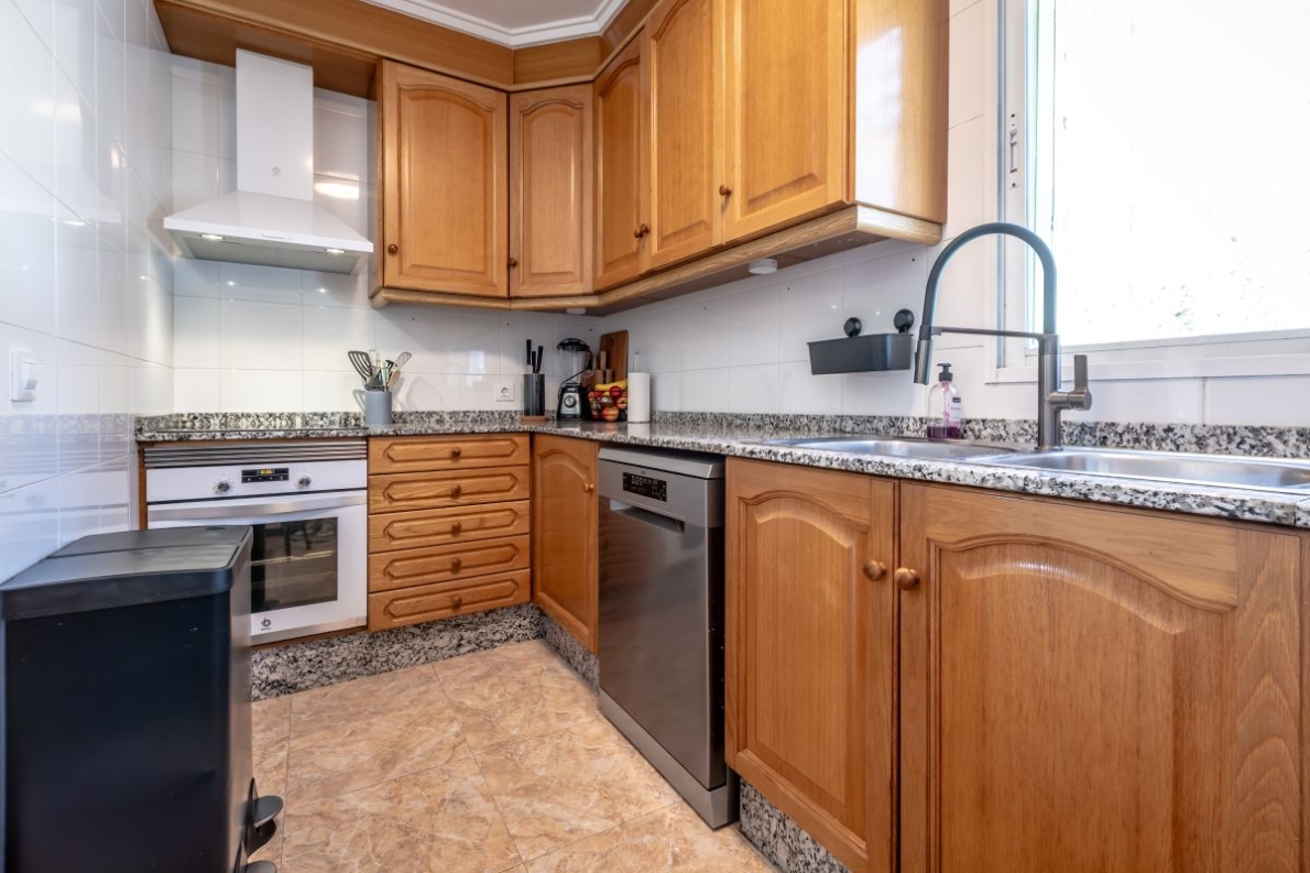 Villa for sale in Chiva Valencia (7) Spacious villa with pool for sale in Chiva