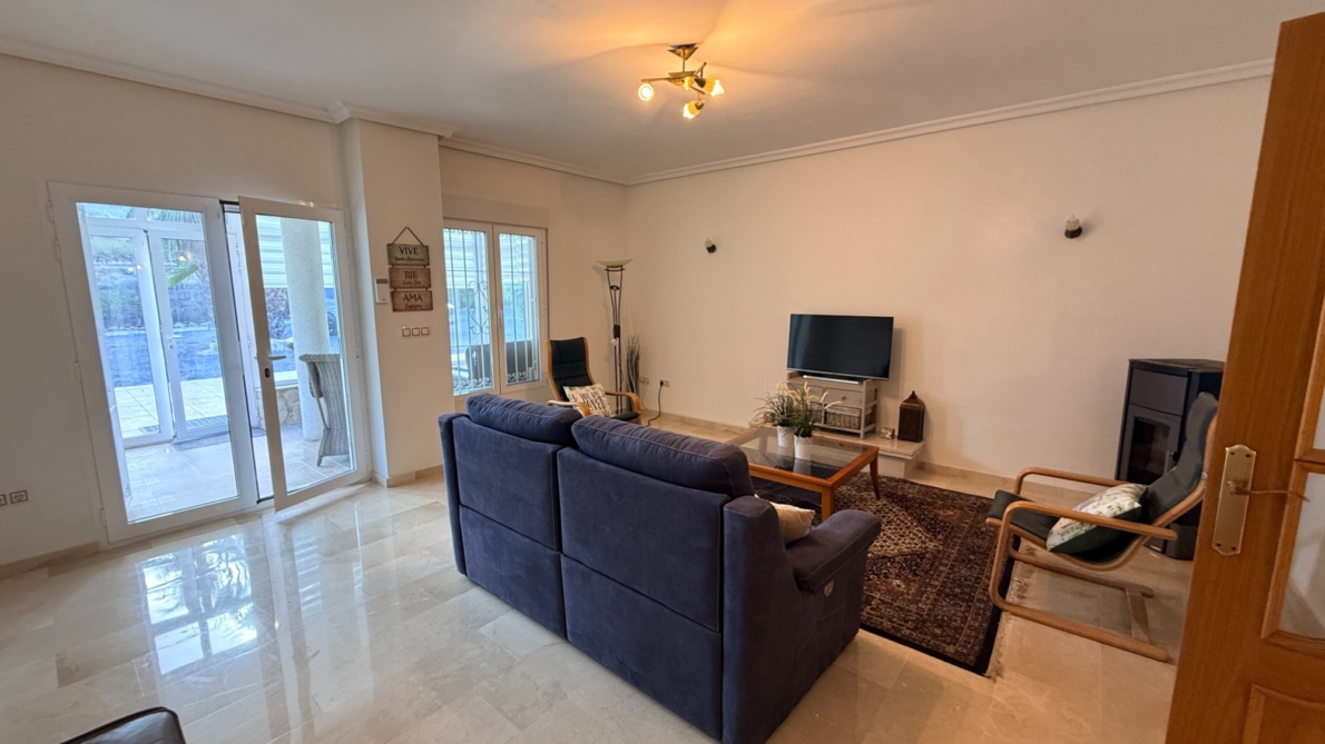 Villa for sale in Hondón de las Nieves