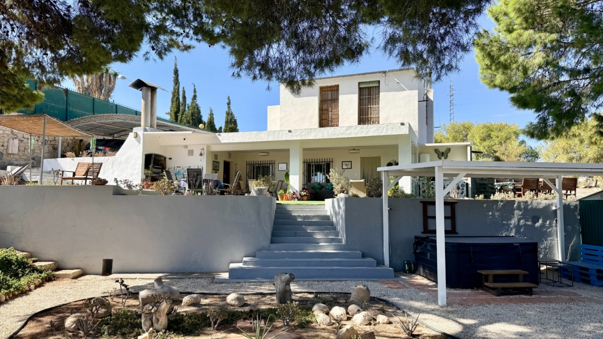 Villa for sale in Elche