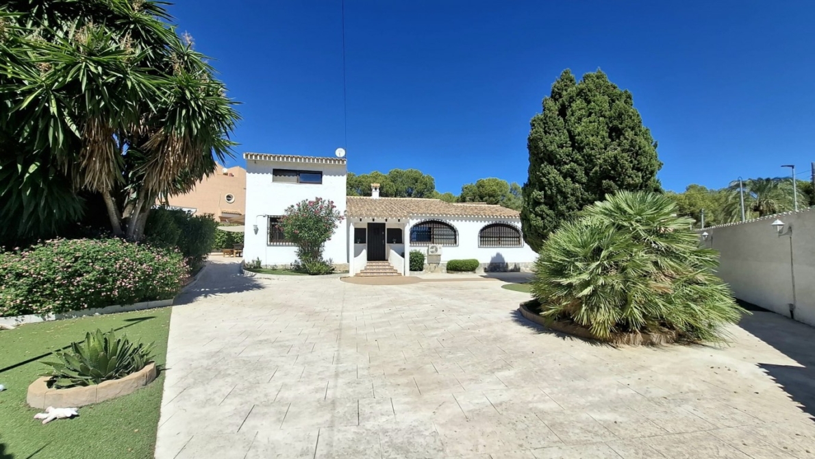 Villa for sale in Alfaz del Pi
