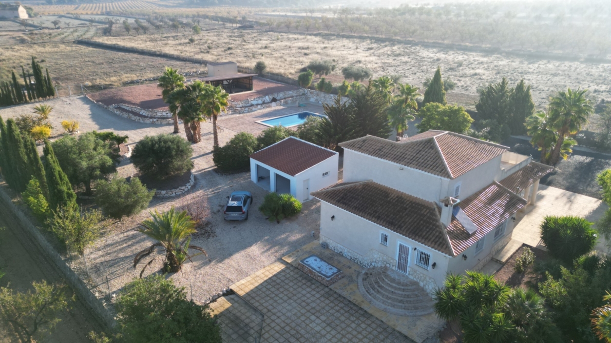Villa for sale in Hondón de las Nieves