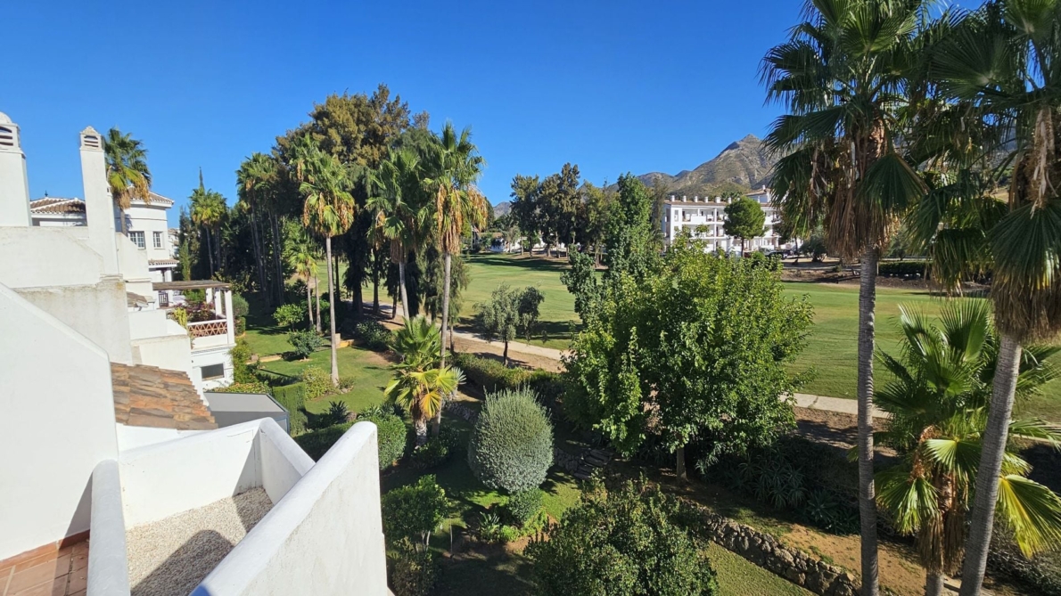 Townhouse for sale in Lauro Golf