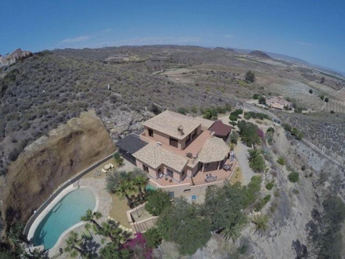 Villa for sale in Los Gallardos