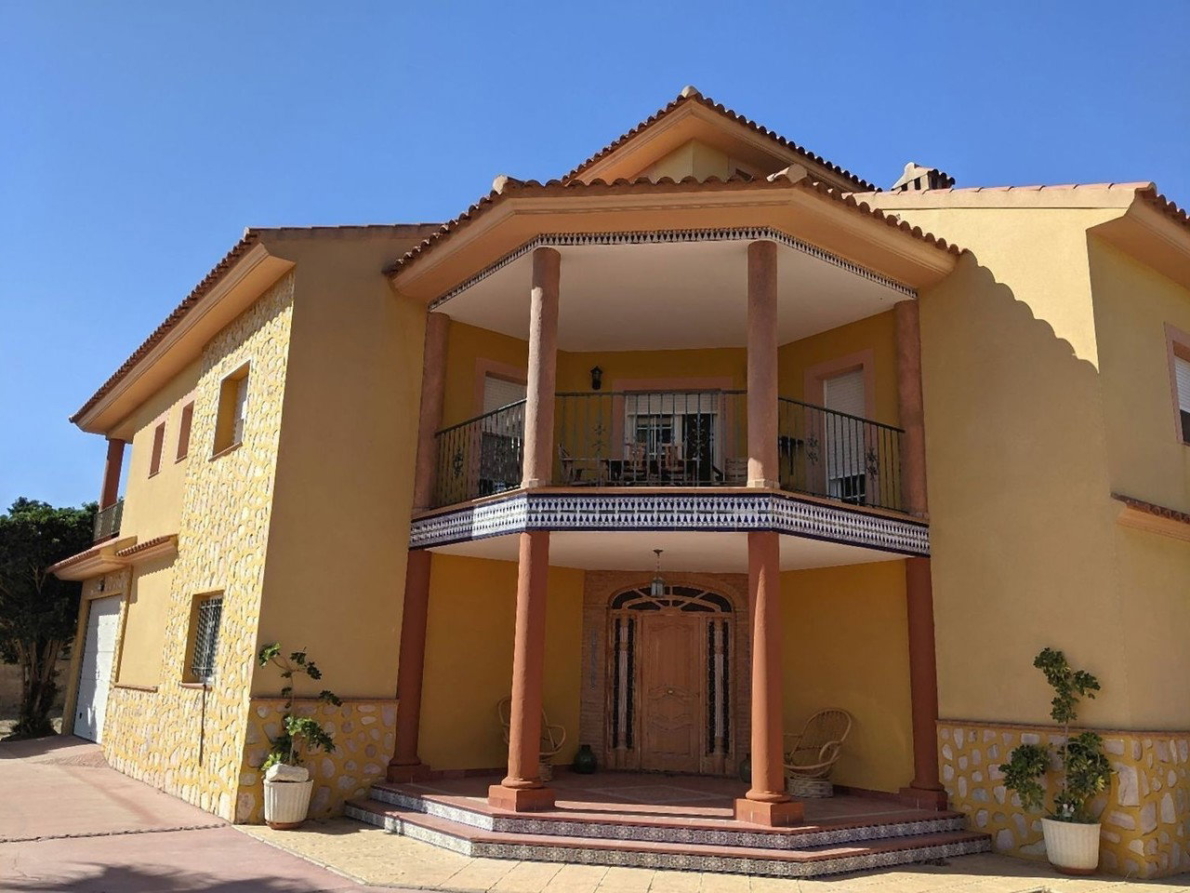 Villa for sale in Villaricos