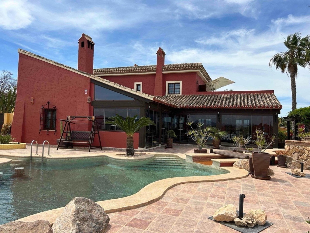 Villa for sale in Cuevas del Almanzora