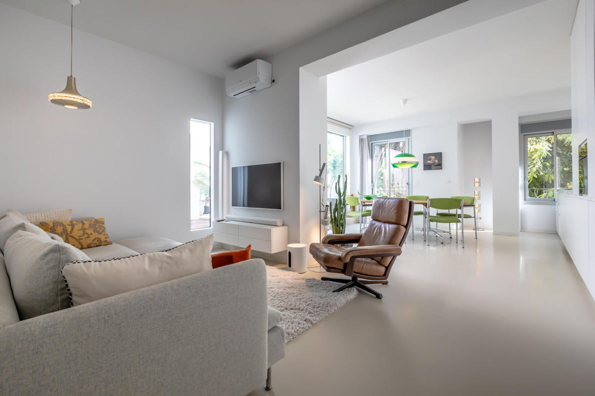 Renovated apartment with terrace for sale in Valencia city – Ruzafa
