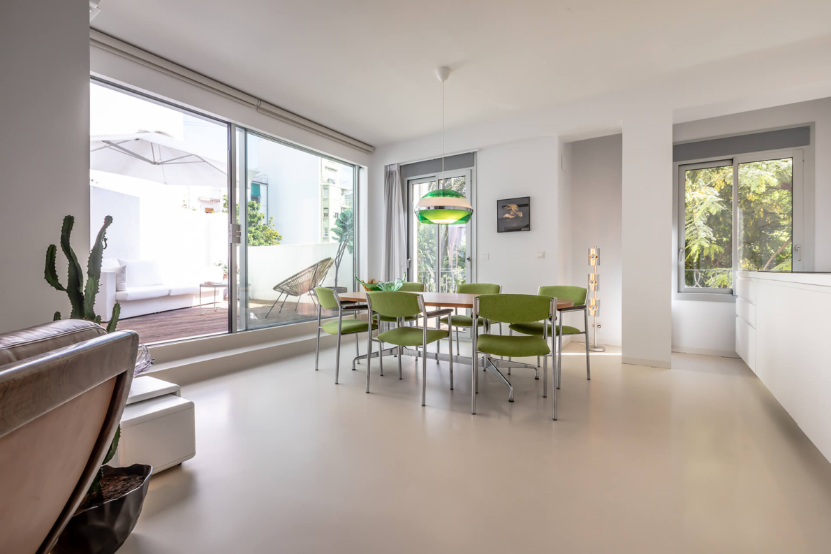 Renovated apartment with terrace for sale in Valencia city – Ruzafa