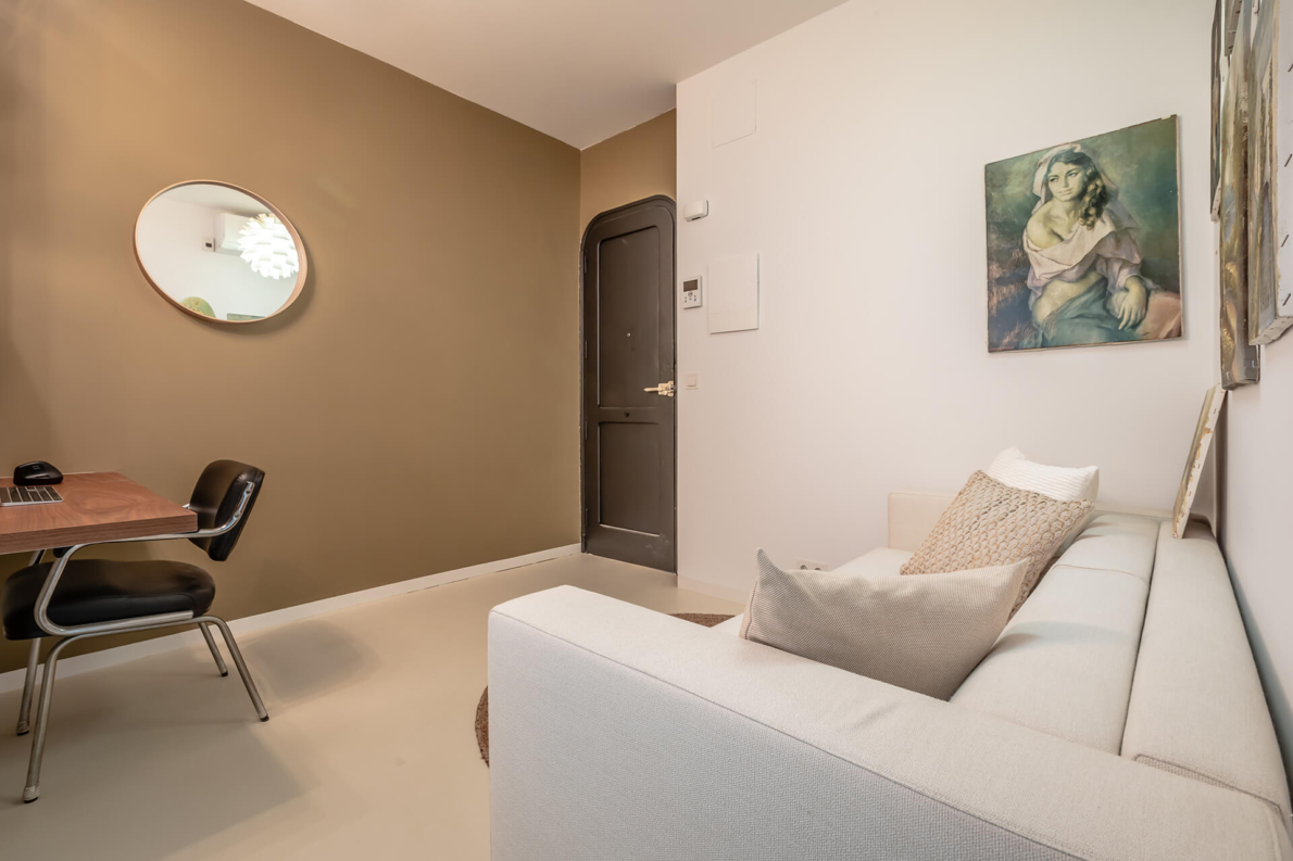 Renovated apartment with terrace for sale in Valencia city – Ruzafa