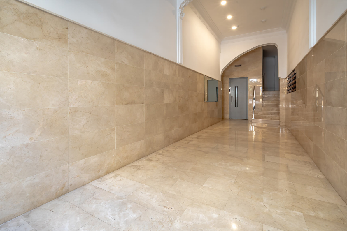 Renovated apartment with terrace for sale in Valencia city – Ruzafa