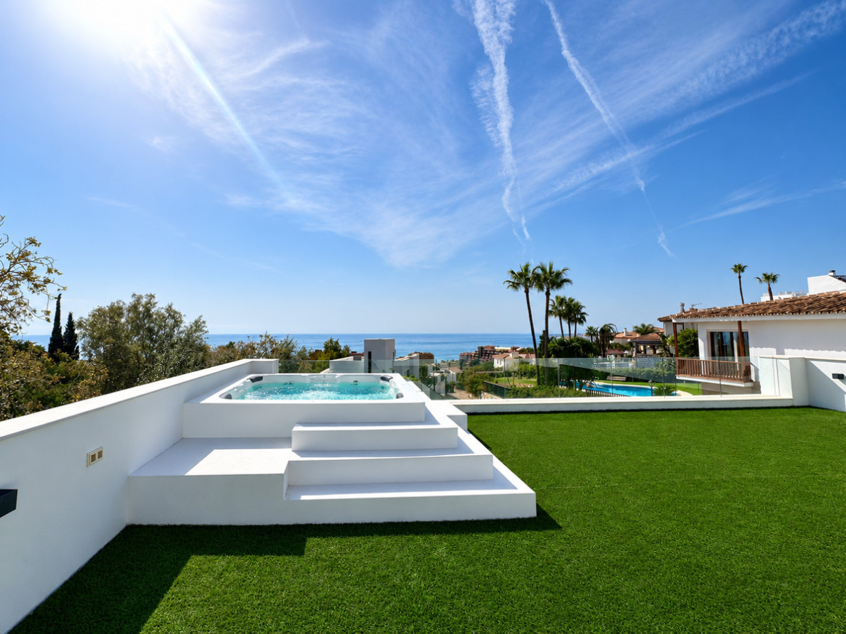 Villa for sale in Benalmadena