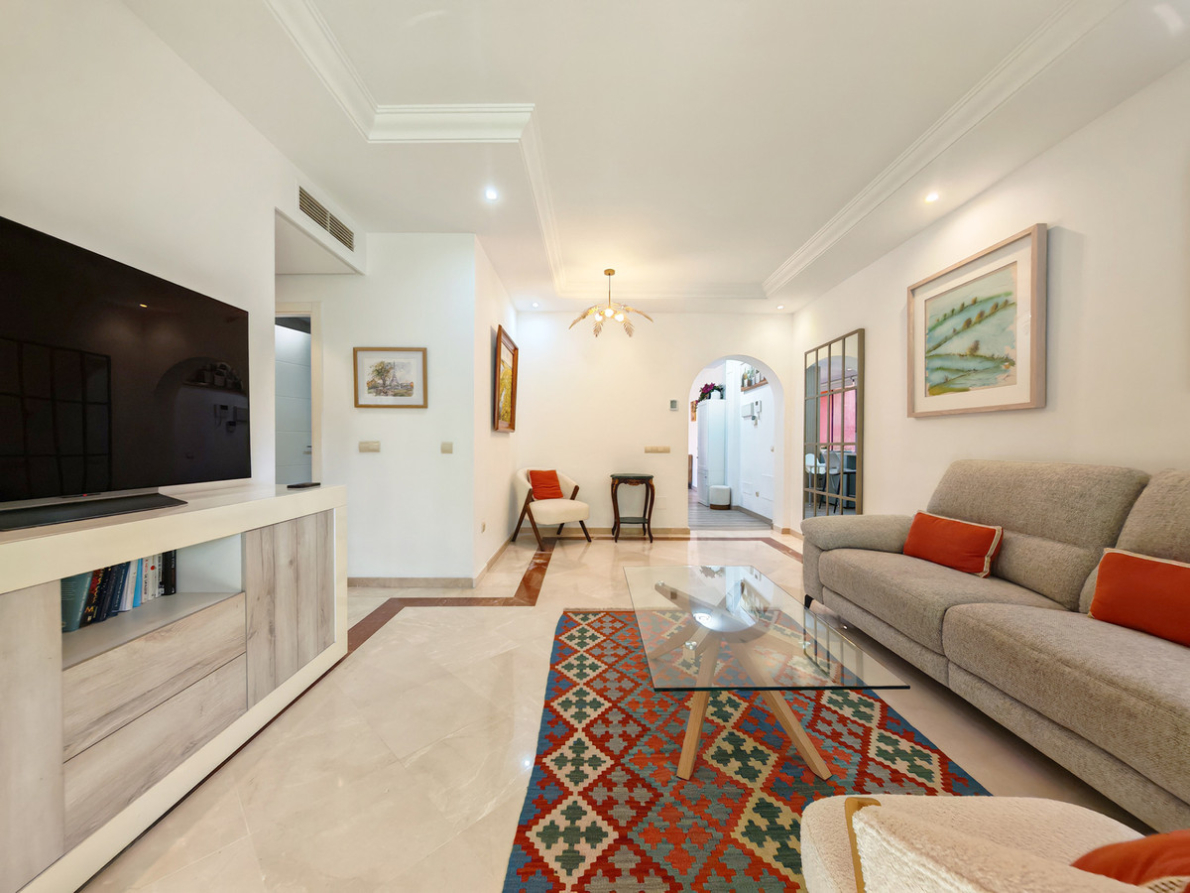 Apartment for sale in Elviria