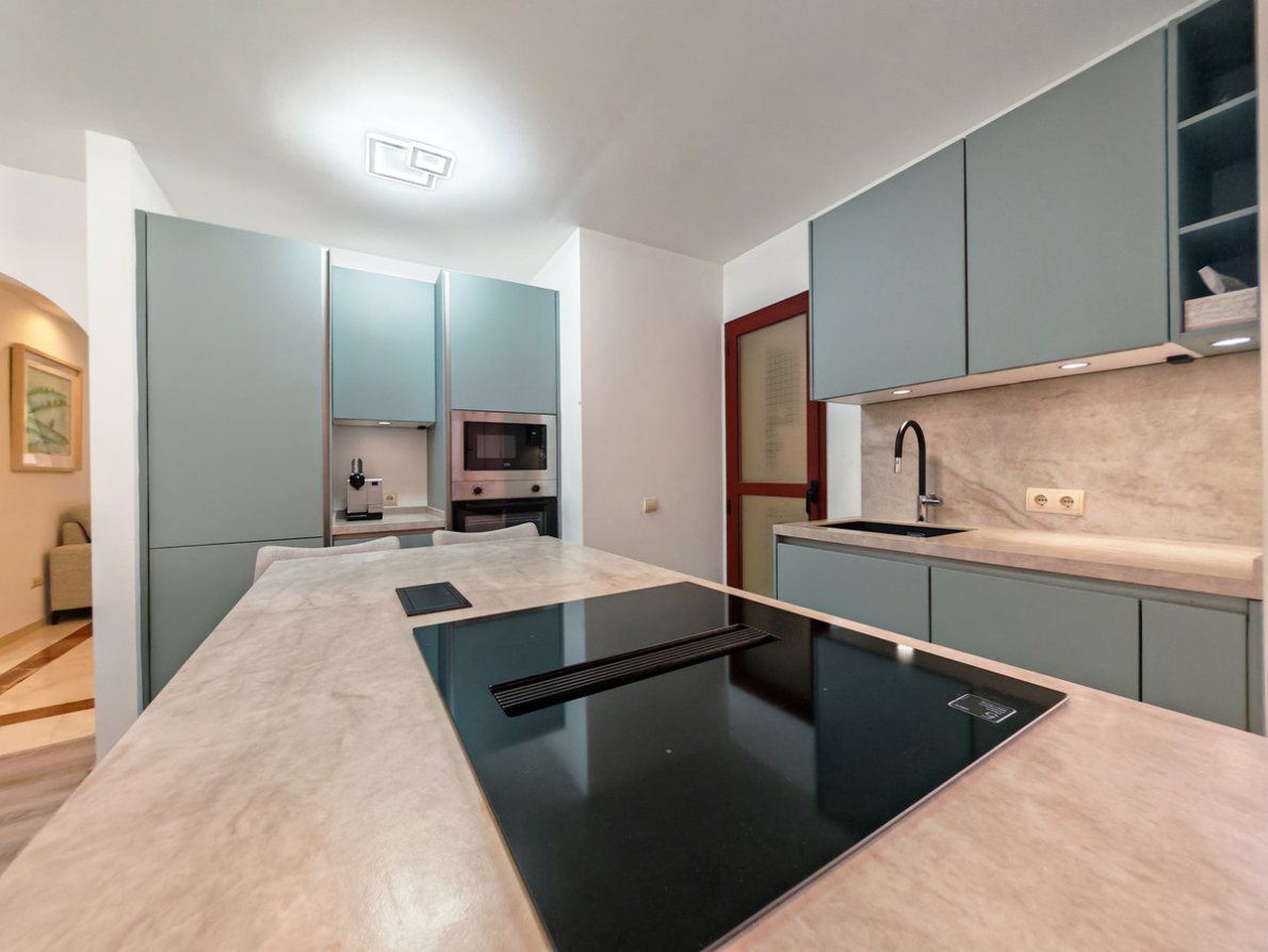 Apartment for sale in Elviria