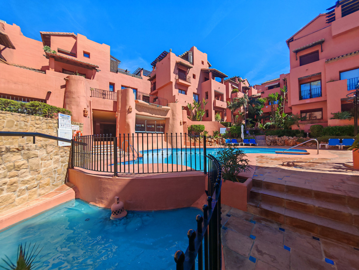 Apartment for sale in Elviria