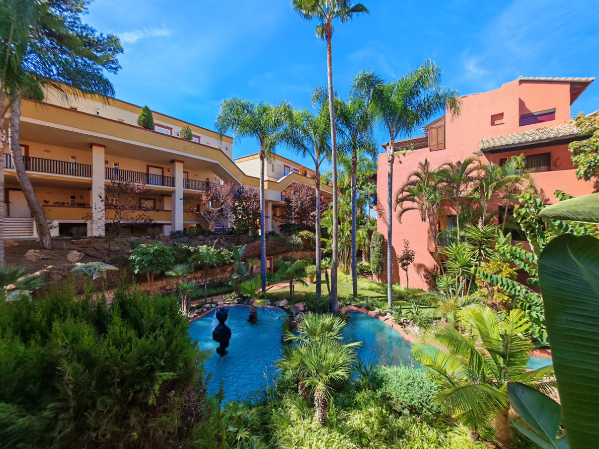 Apartment for sale in Elviria