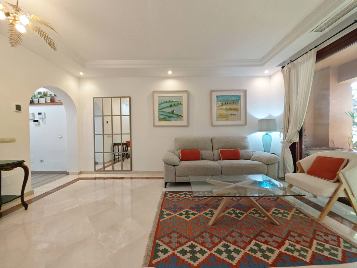 Apartment for sale in Elviria