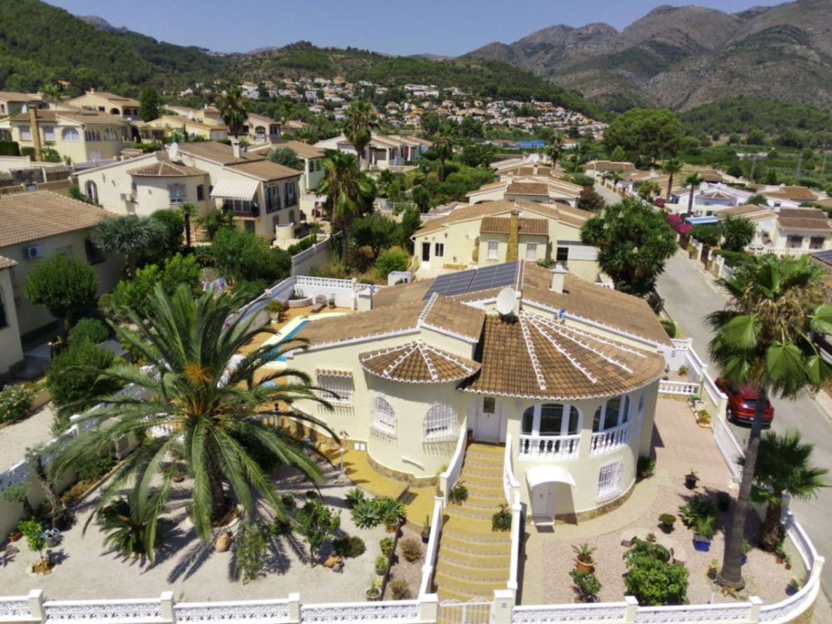 Villa for sale in Orba